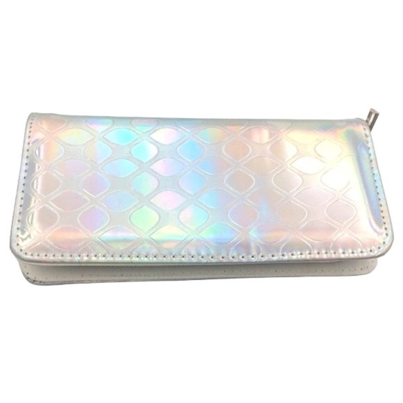 Shiny Silver Diamond Shaped Pattern Zip Flap Wallet - Picture 3 of 3